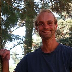 Quentin WOOG Notre préparateur de commandes! mais également dans les vignes quand il le faut ;-)